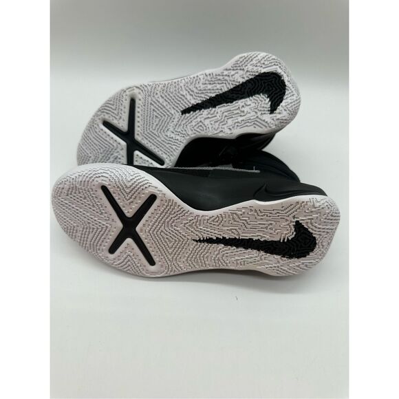 Nike Team Hustle D 11 Big Kids' Basketball Shoes Size 4 - Picture 5 of 8